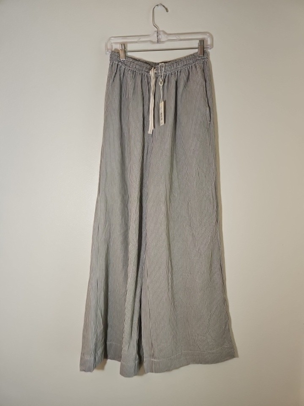 Max Studio Linen Blend Wide-Leg Drawstring Pants Navy & White Pinstripe Pockets